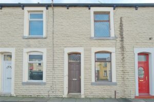 Colne Road, Burnley, BB10 1EF