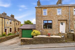 Waterloo Road, Kelbrook, Lancashire, BB18 6TY